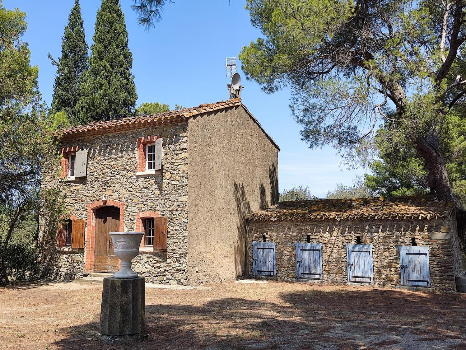 Mazet Du Chateau Joyeux De Violet Pepieux Bagian luar foto